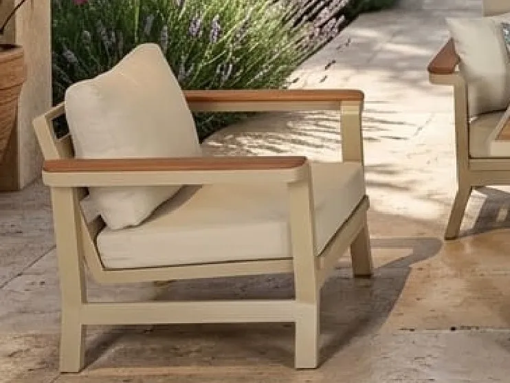Valencia armchair with light aluminum frame and iroko armrests